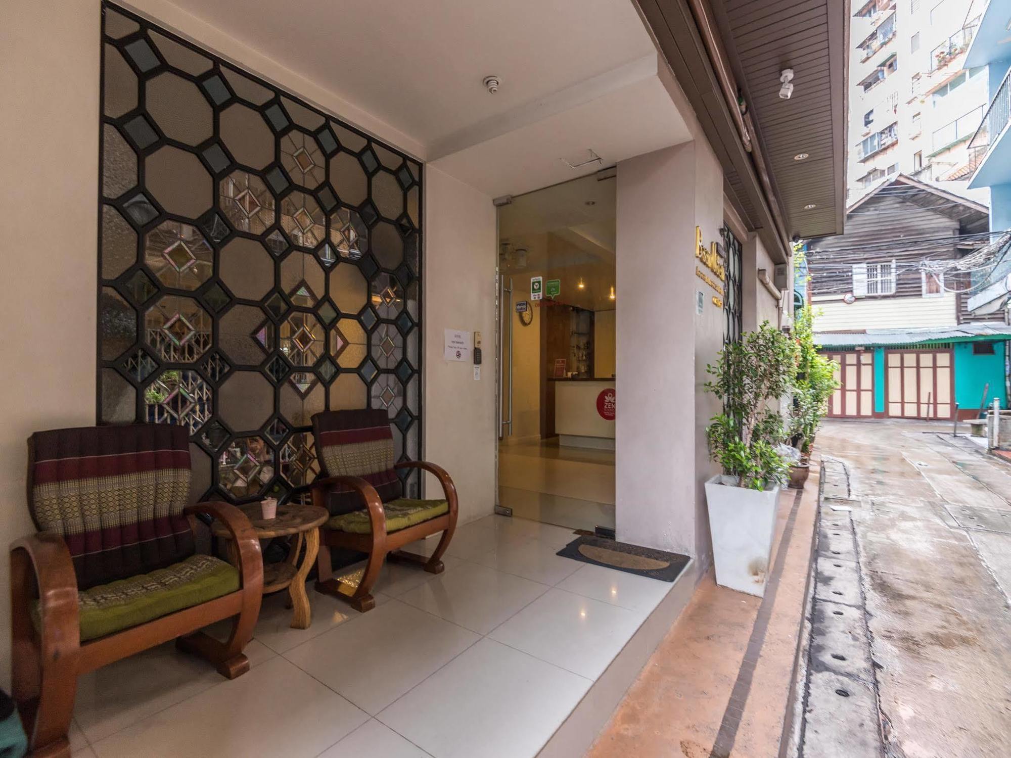Oyo 307 Baan Udom Hotel กรุงเทพมหานคร ภายนอก รูปภาพ