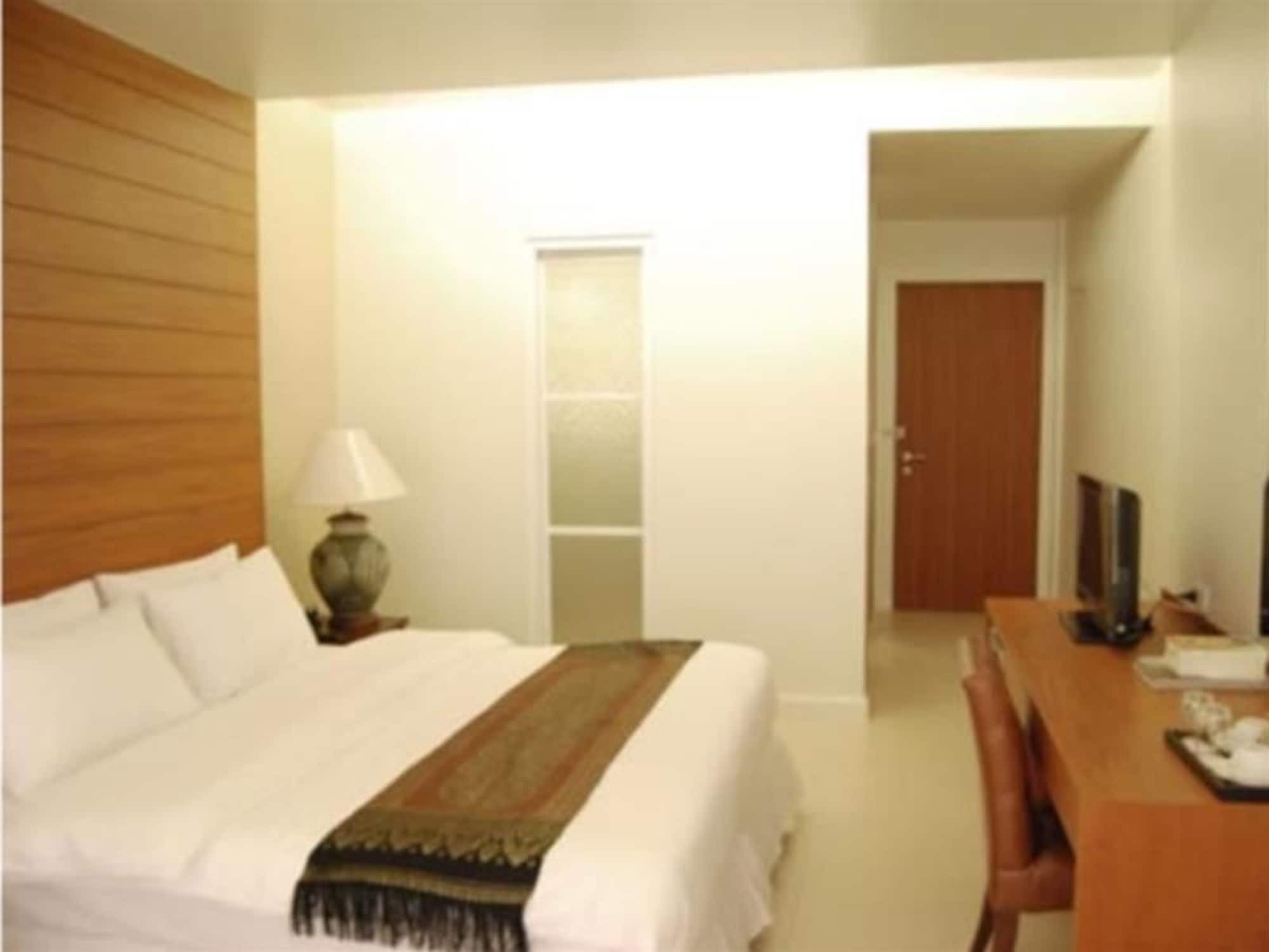 Oyo 307 Baan Udom Hotel กรุงเทพมหานคร ภายนอก รูปภาพ